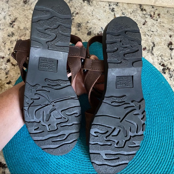 G. H. Bass and Co. Brown Leather Sandals 10 - Picture 12 of 12